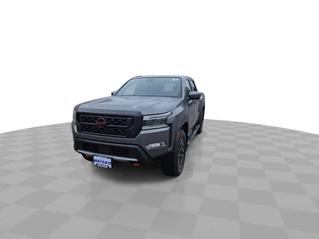 Used 2022  Nissan PRO-4X image 3