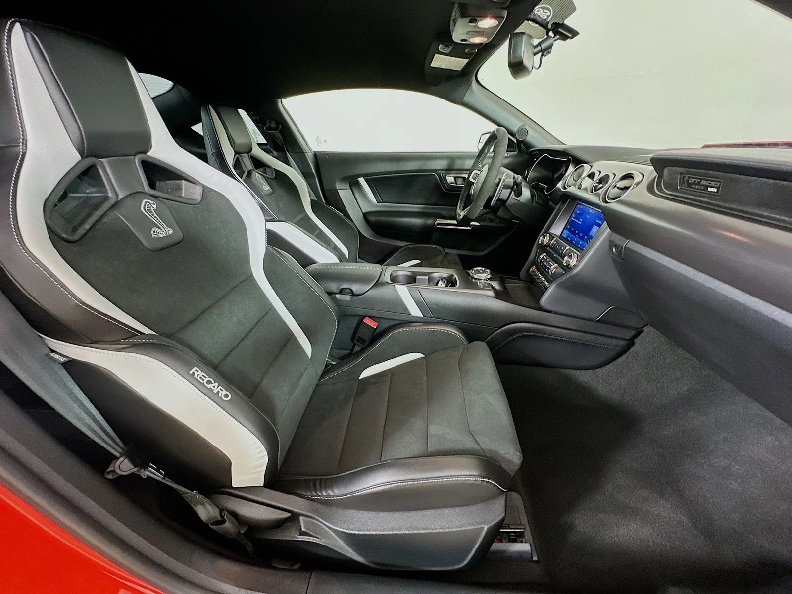 Used 2022 Orange Ford  image 39