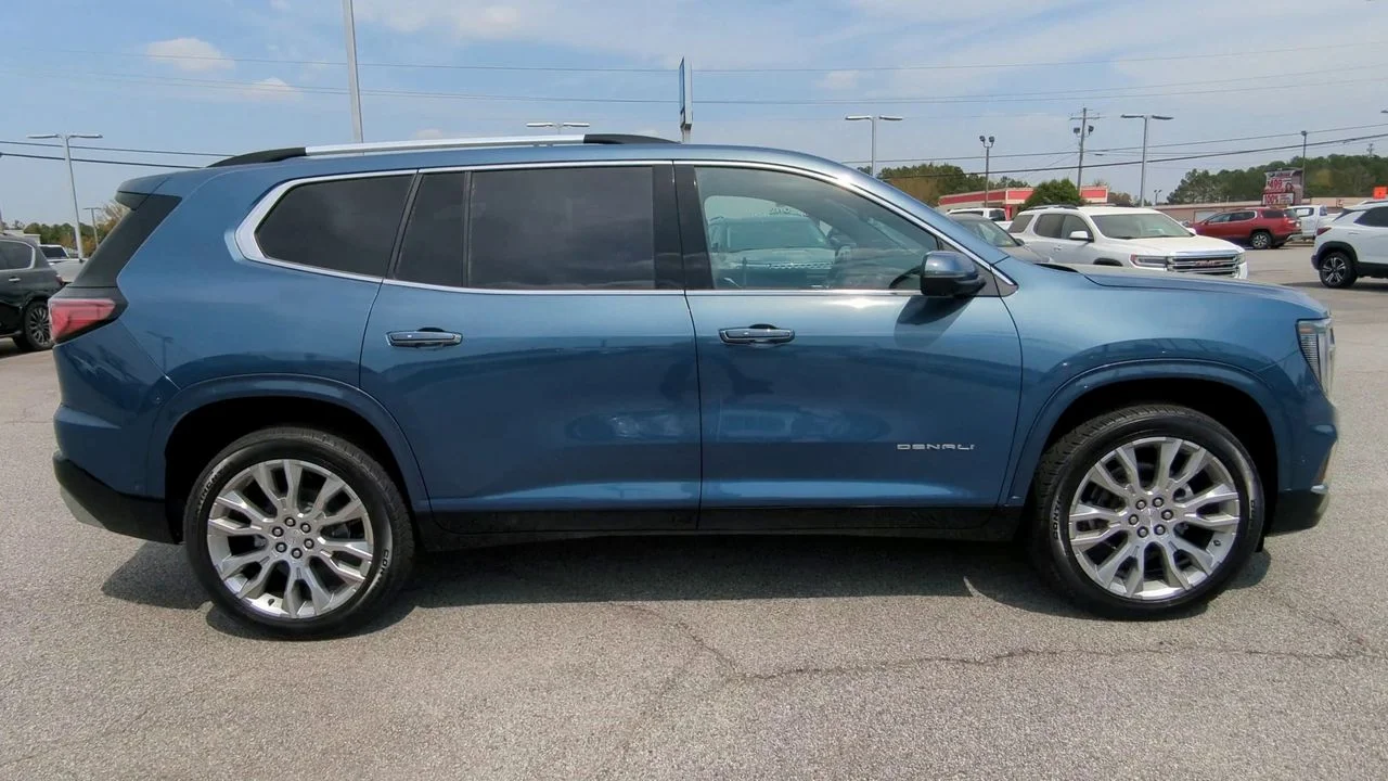 2026 GMC Acadia Denali - Photo 60