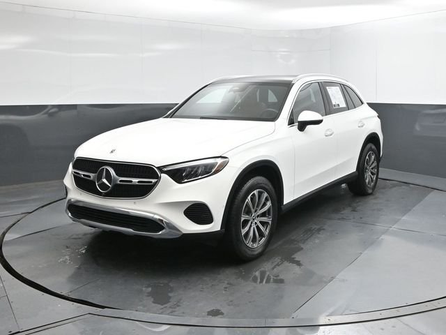 Used 2024 White Mercedes-Benz GLC 300 image 1