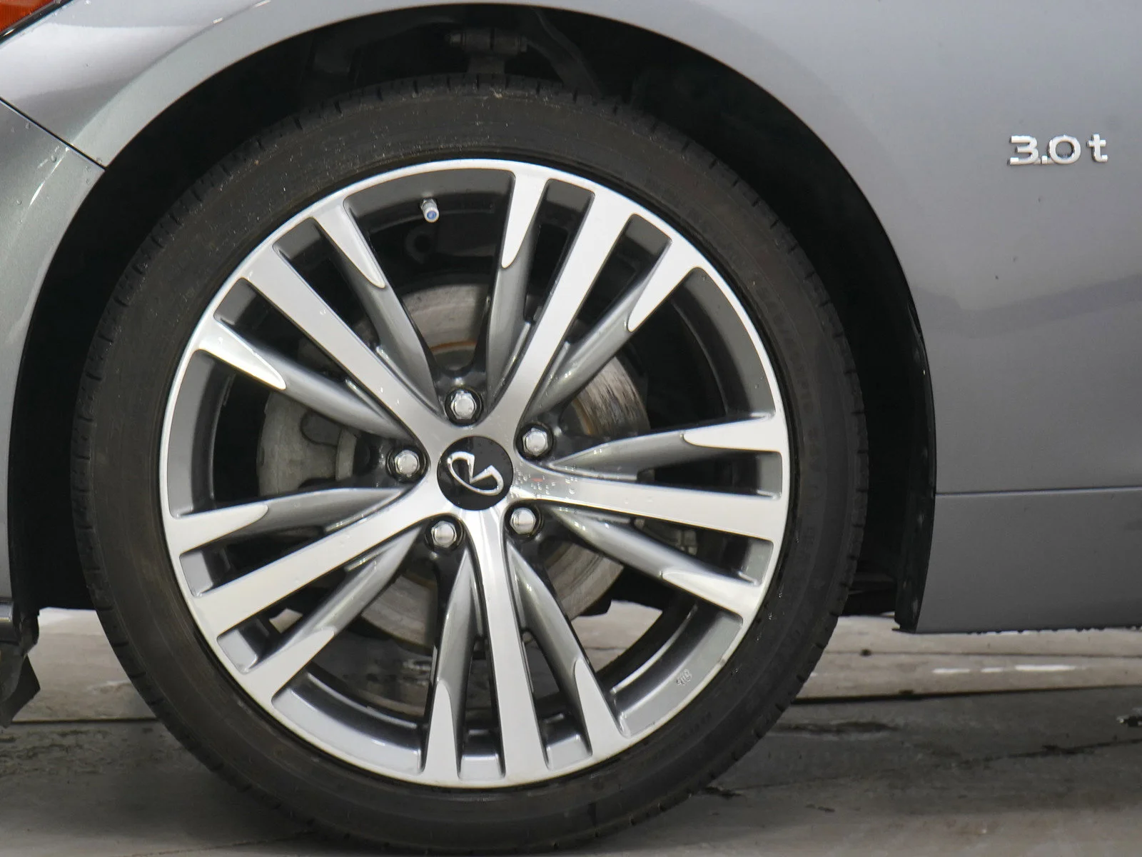 Used 2020 Graphite Shadow INFINITI Sport image 28