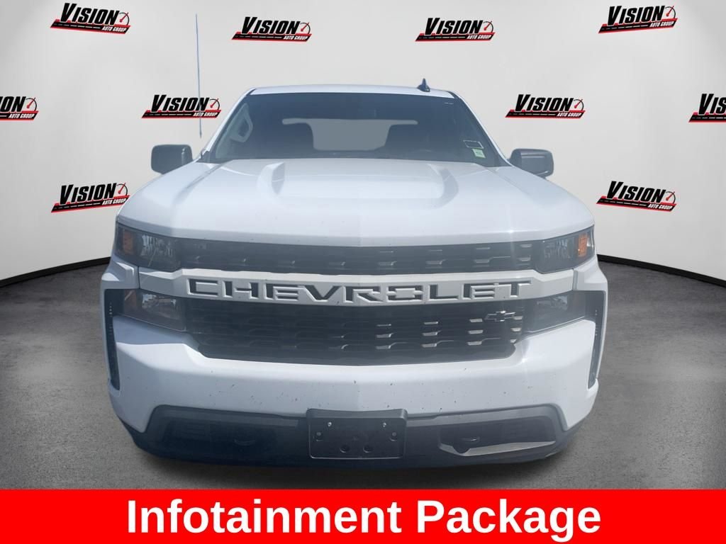 Used 2021 White Chevrolet Custom image 9