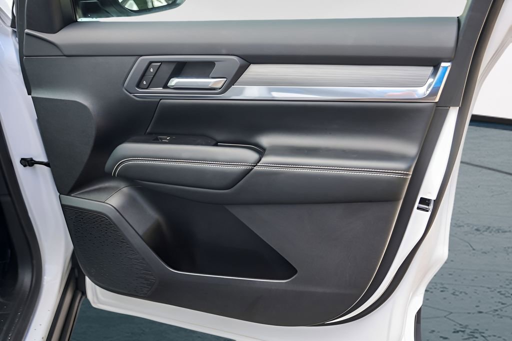 Used 2026 Summit White GMC Elevation image 29