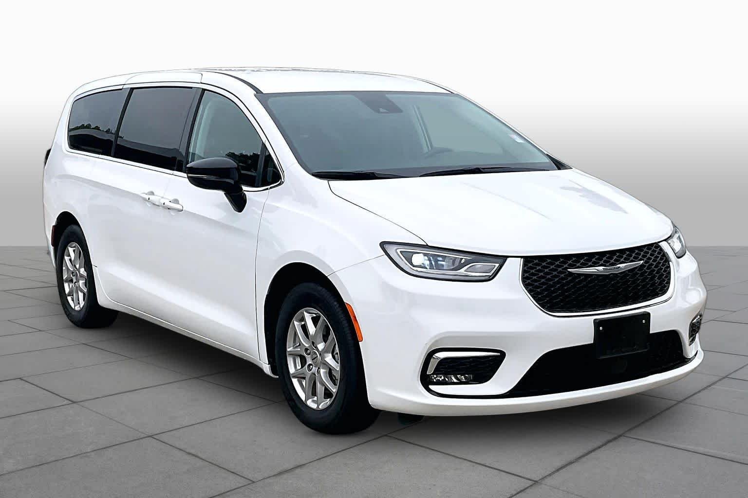 Used 2024 Bright White Clearcoat Chrysler Touring L image 3