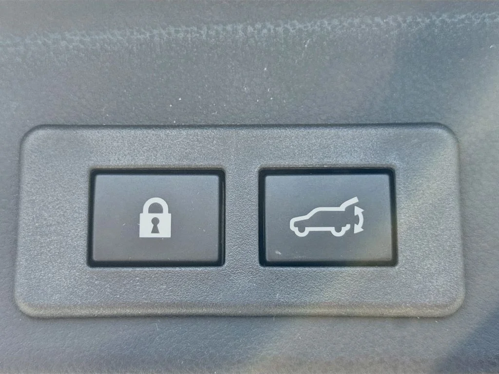 Certified Used 2025 Silver Subaru Onyx Edition Touring image 37
