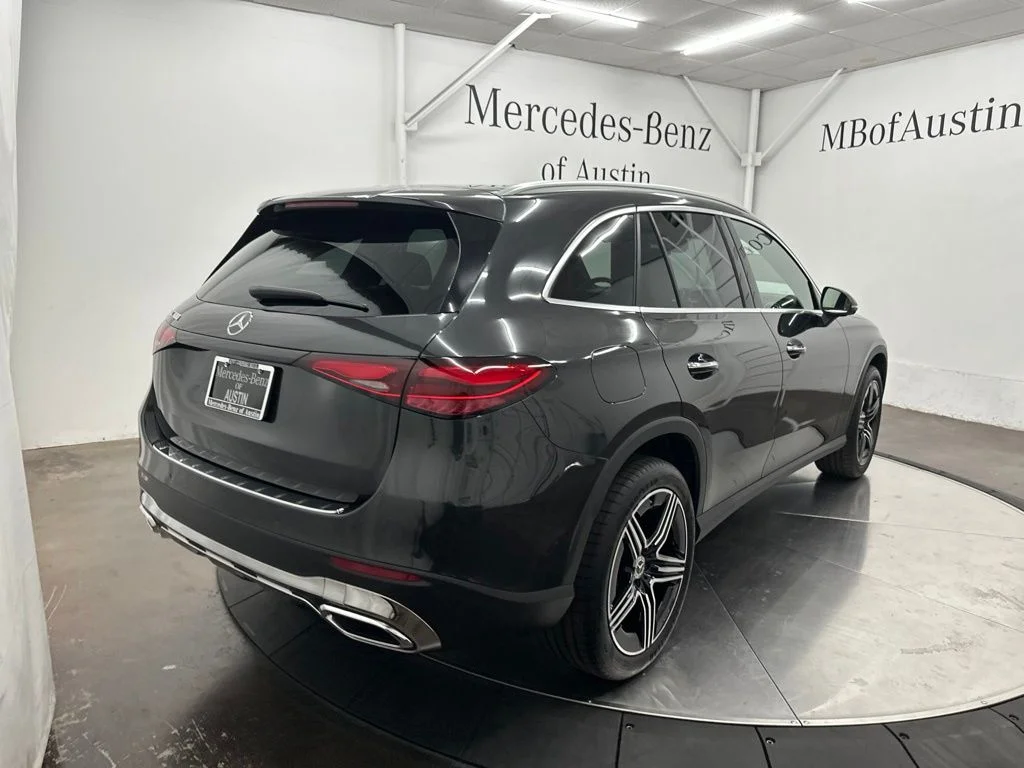 New 2027 Gray Mercedes-Benz GLC 300 image 7