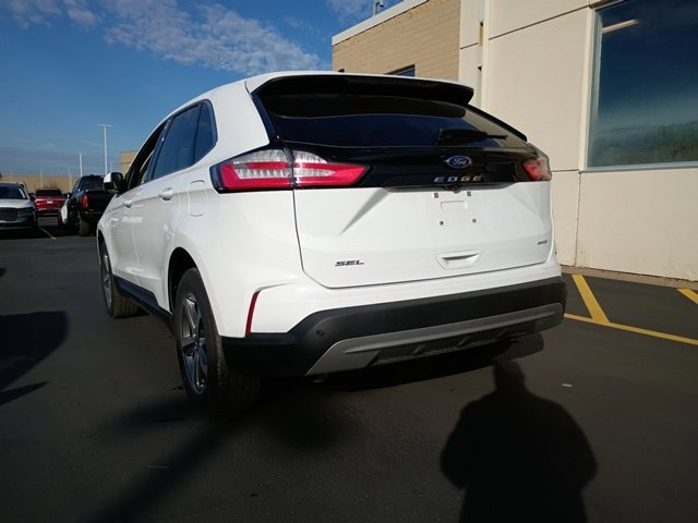 Used 2024 White Ford SEL image 4