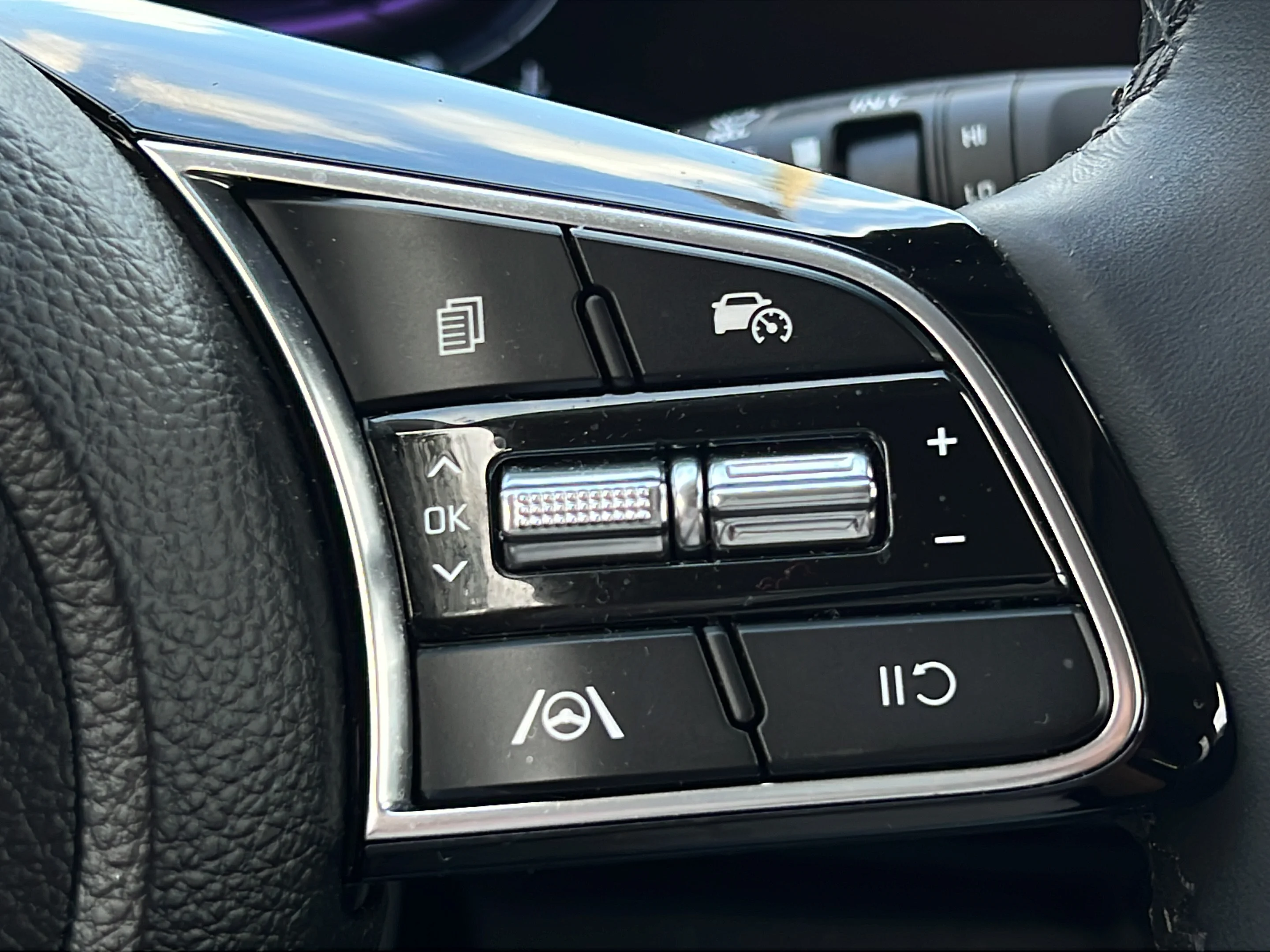 Used 2025 Gravity Gray Kia S image 24