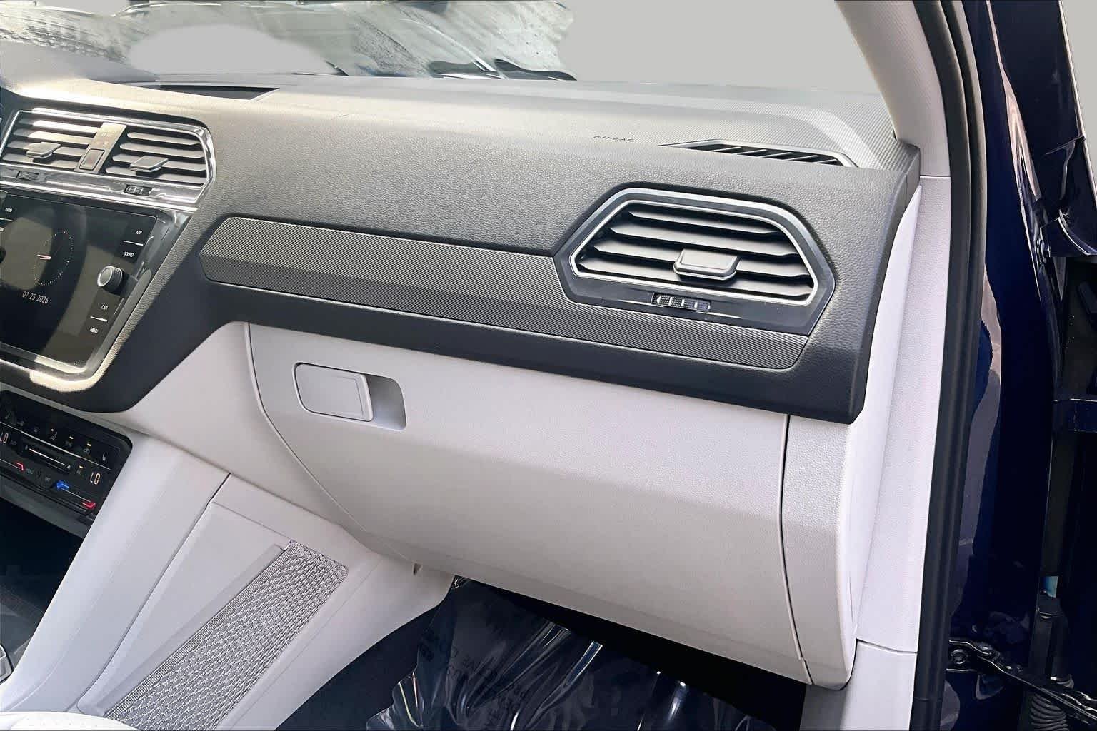 Certified Used 2024 Atlantic Blue Metallic Volkswagen SE image 19