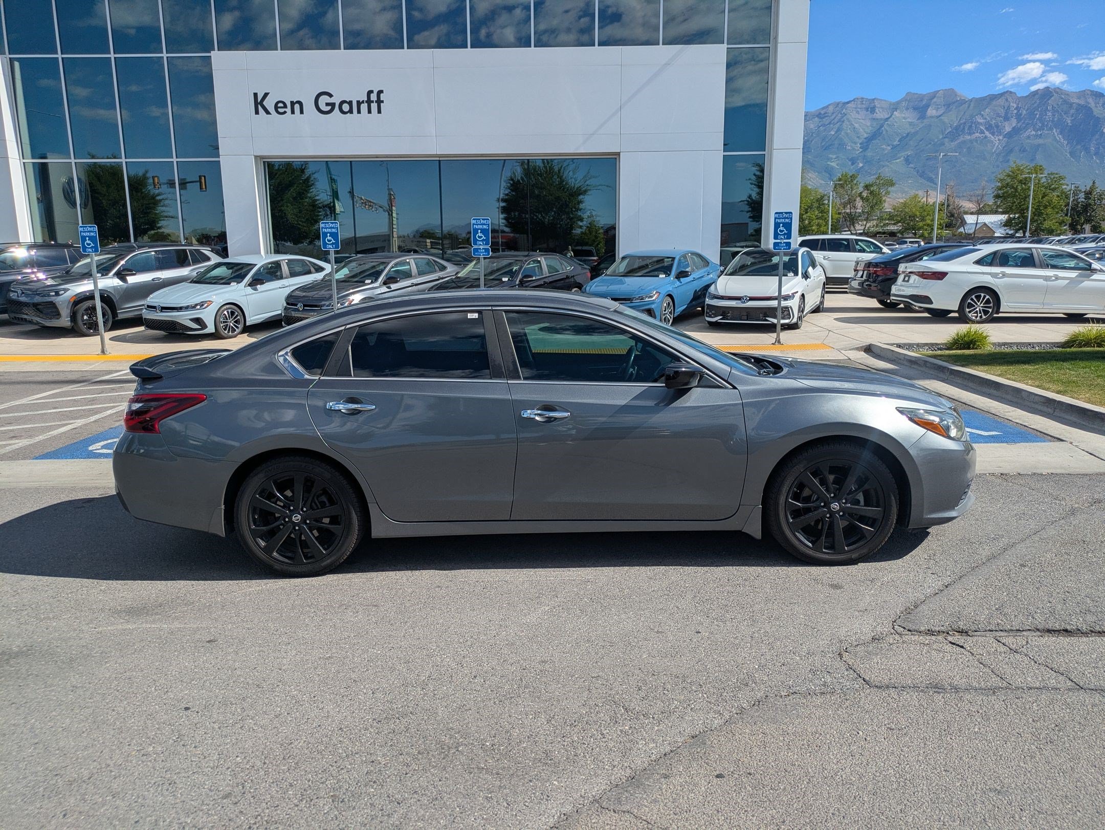 Used 2017 Nissan Altima SR with VIN 1N4AL3AP5HC214636 for sale in Orem, UT
