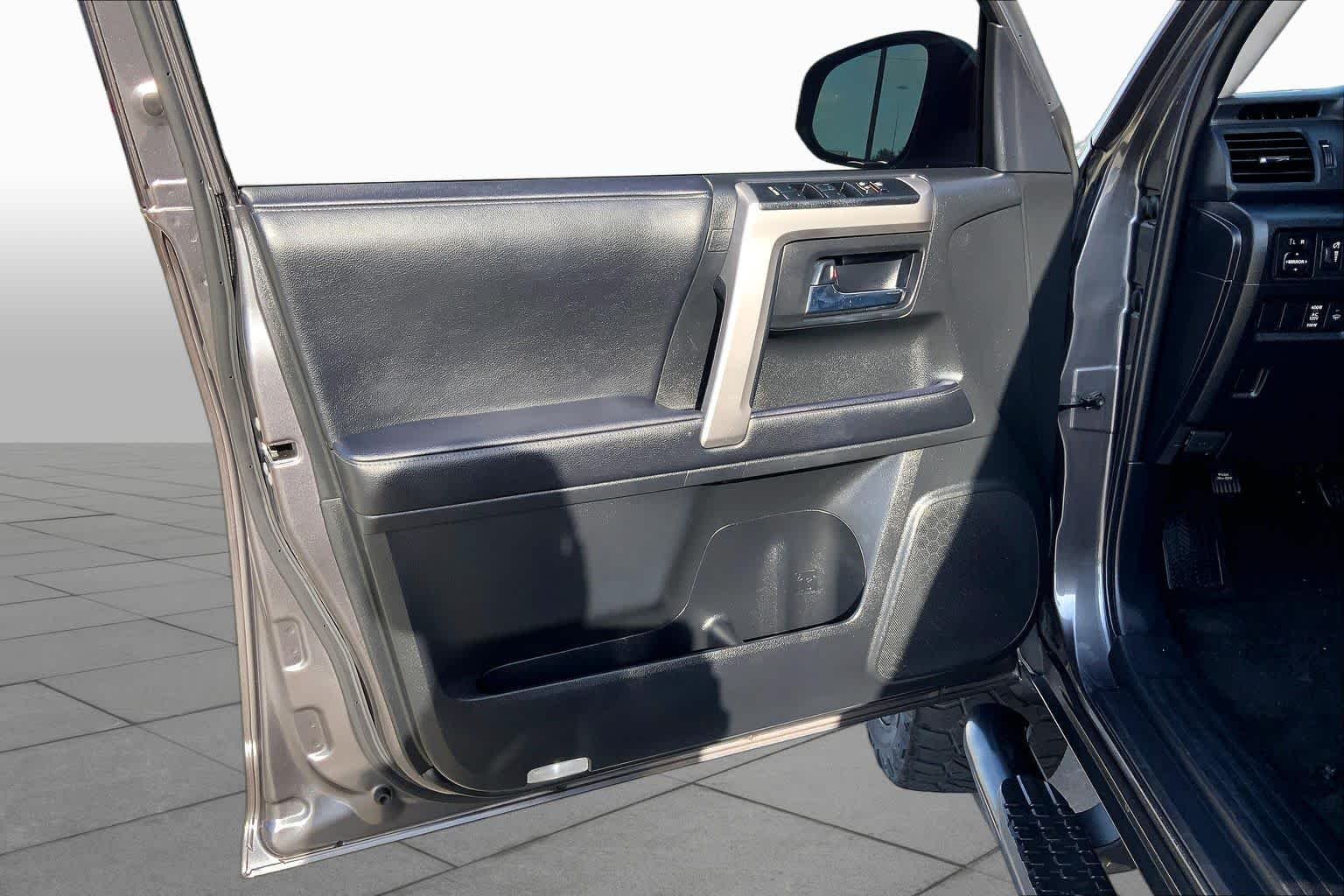 Used 2022 Magnetic Gray Metallic Toyota SR5 image 21