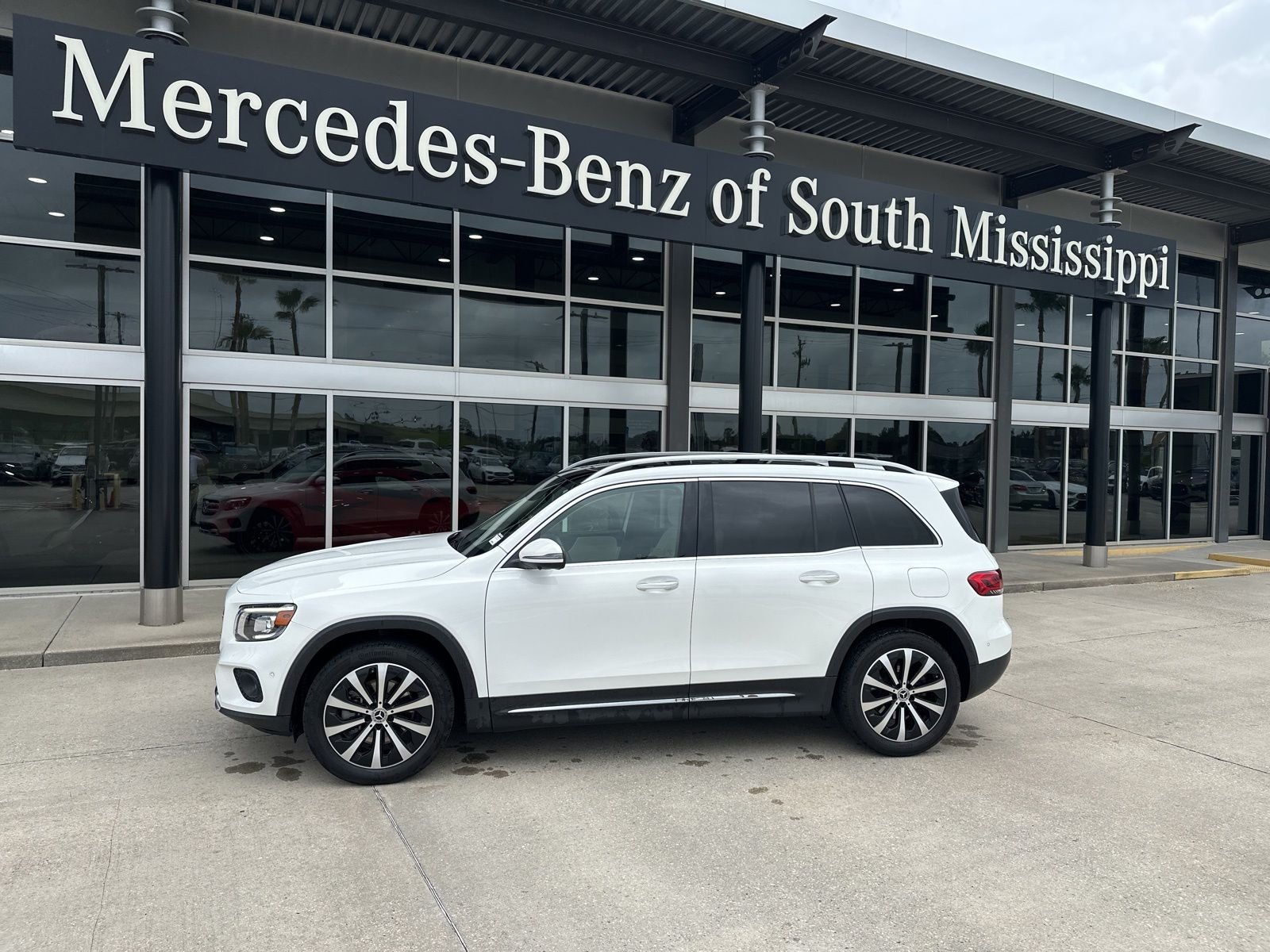 2023 Mercedes-Benz GLB GLB 250's photo