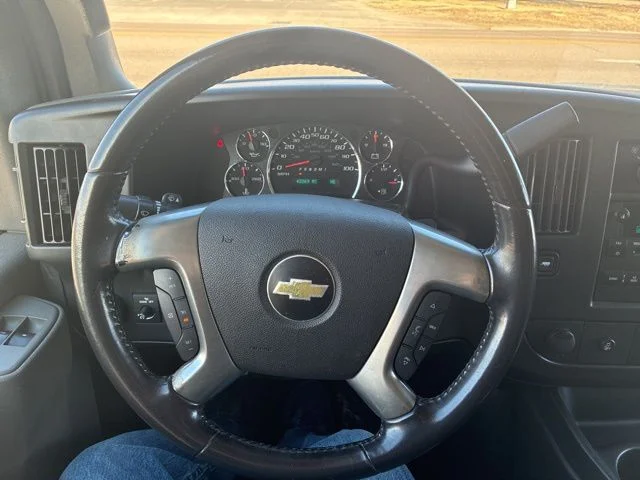 2016 Chevrolet Express Passenger LS - Photo 20