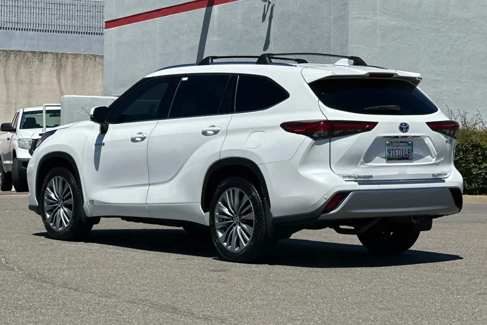 Used 2020 Blizzard Pearl Toyota Hybrid Platinum image 7