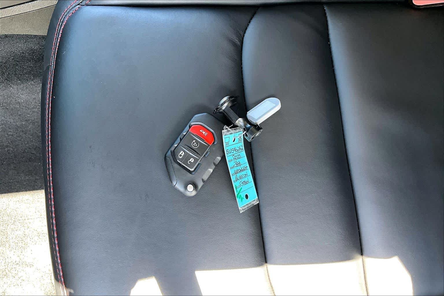 Used 2025 41 Jeep Rubicon image 15