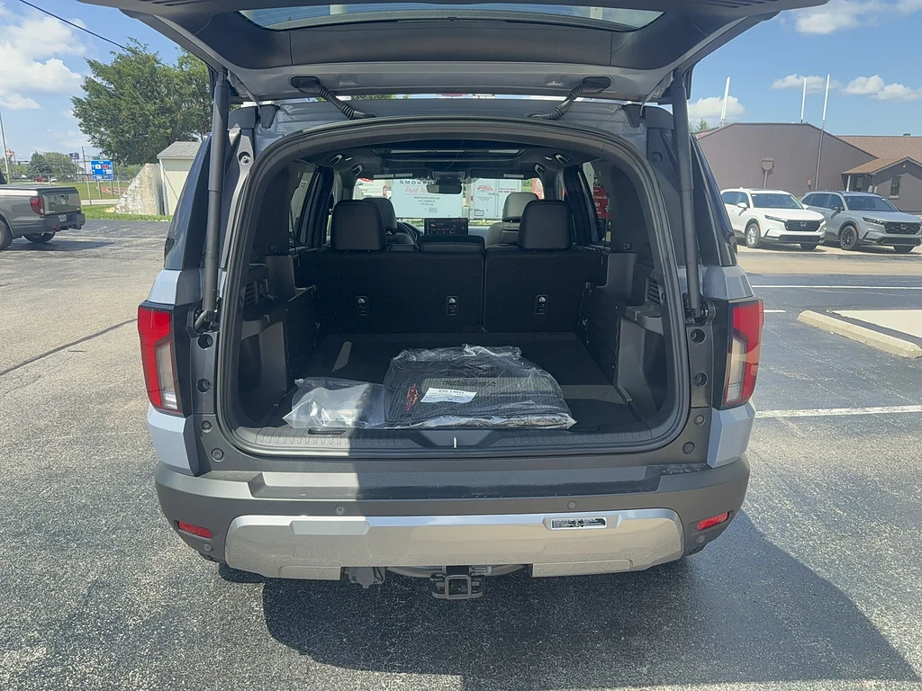 New 2026 Sonic Gray Pearl Honda TrailSport Elite Blackout image 17