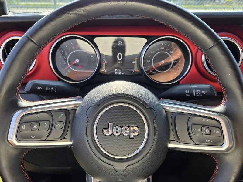 Used 2020 Gray Clearcoat JEEP RUBICON image 25