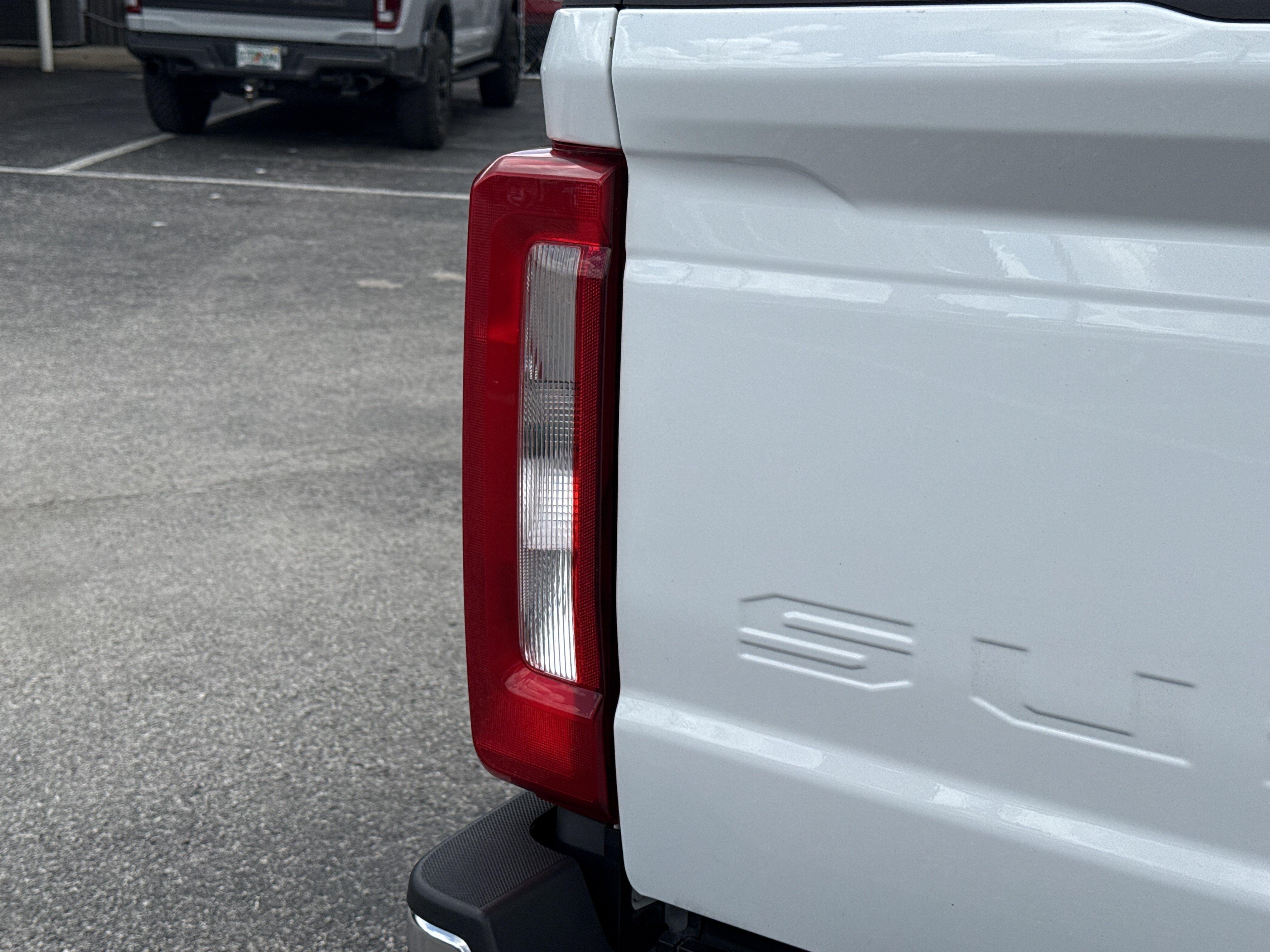 Used 2025 Oxford White Ford XLT image 18