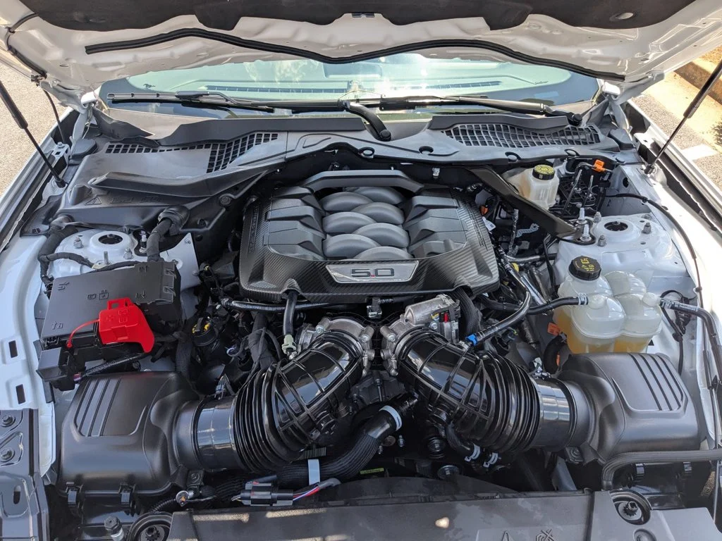Used 2025  Ford GT Premium image 29