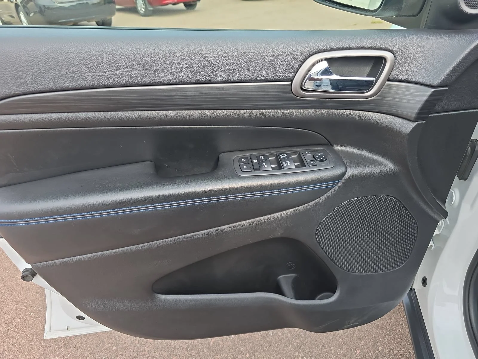 Used 2019 White Jeep Upland image 11