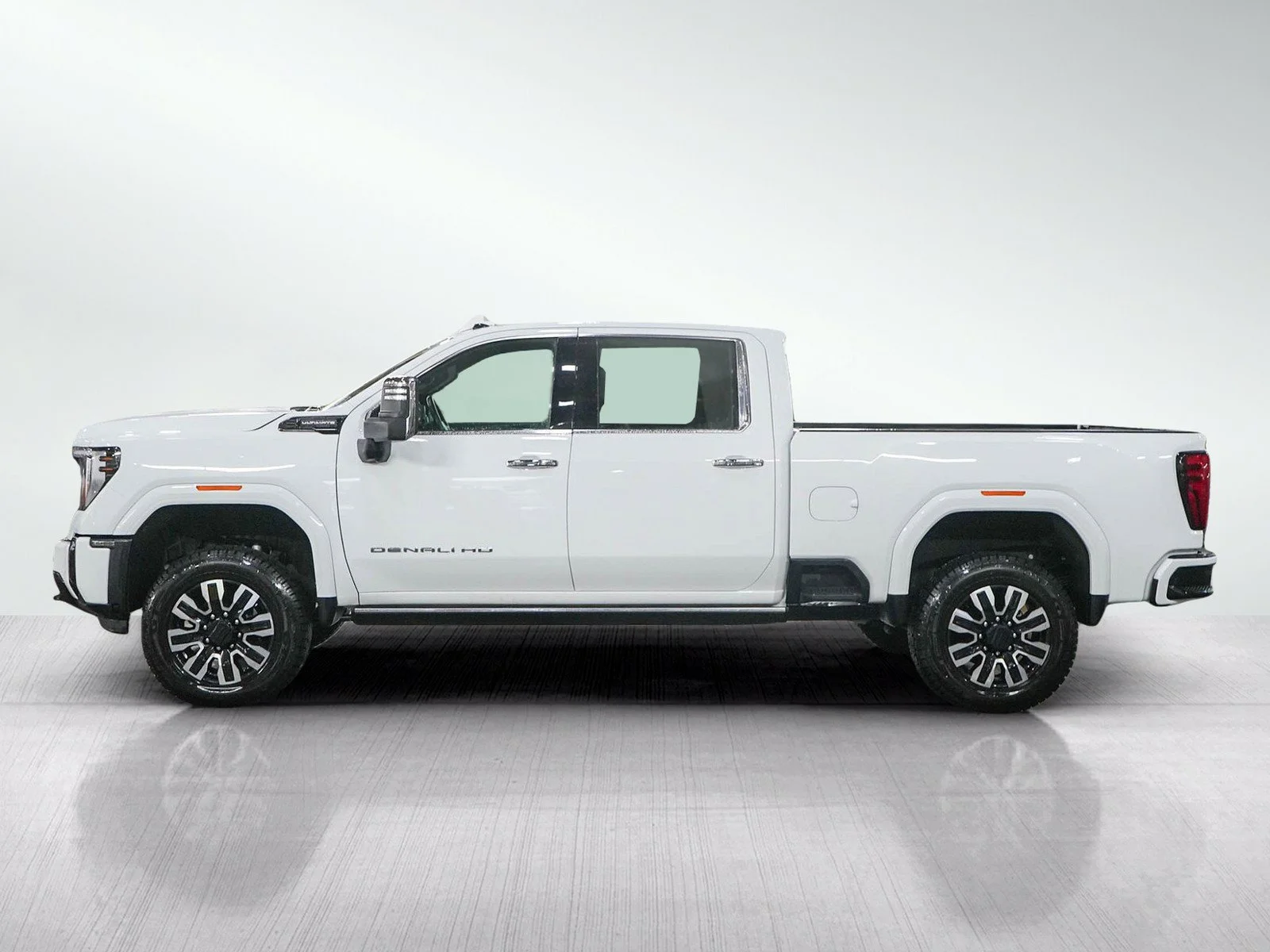Used 2025 GMC Sierra 3500HD Denali Ultimate with VIN 1GT4UYEY9SF314247 for sale in Bloomington, Minnesota