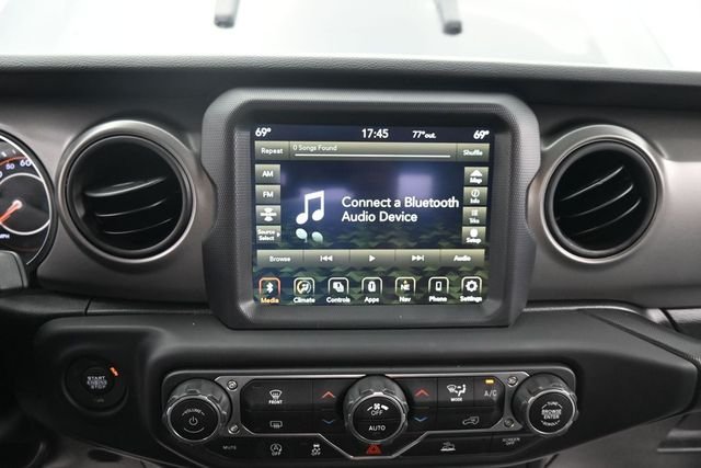 Used 2023 Crystal Metallic Jeep Sport S image 16