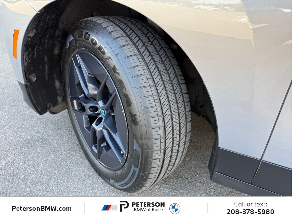 Used 2024 Gray BMW xDrive50 image 36