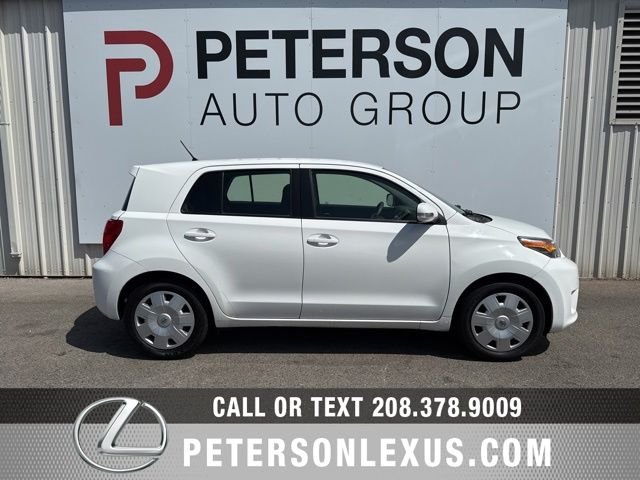 Used 2014 White Scion Base image 3
