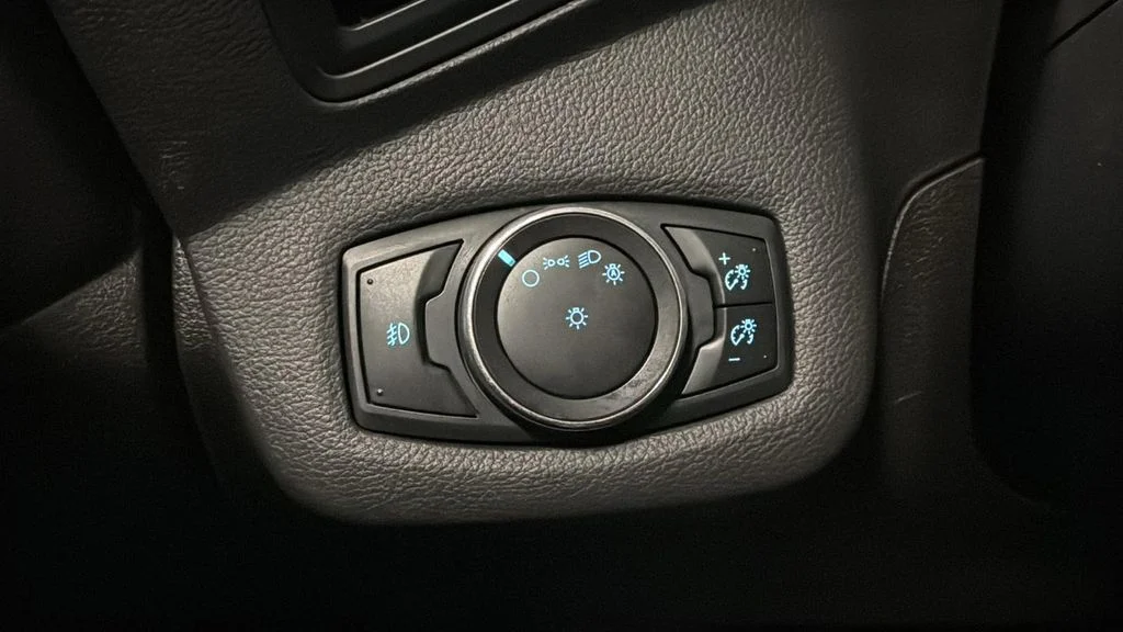 Used 2014 Tuxedo Black Ford SE image 25