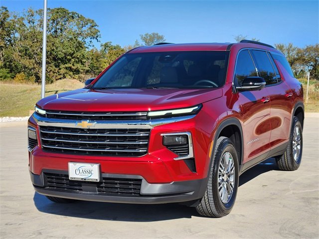 2026 Chevrolet Traverse photo 2