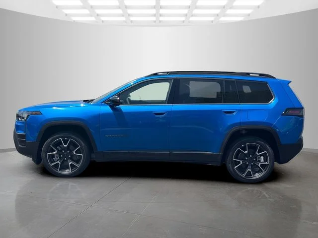 New 2026 Hydro Blue Pearl-Coat Exterior Paint Jeep Overland image 4