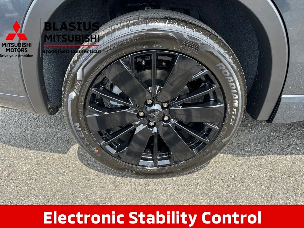 New 2026 Gray Mitsubishi SEL image 11