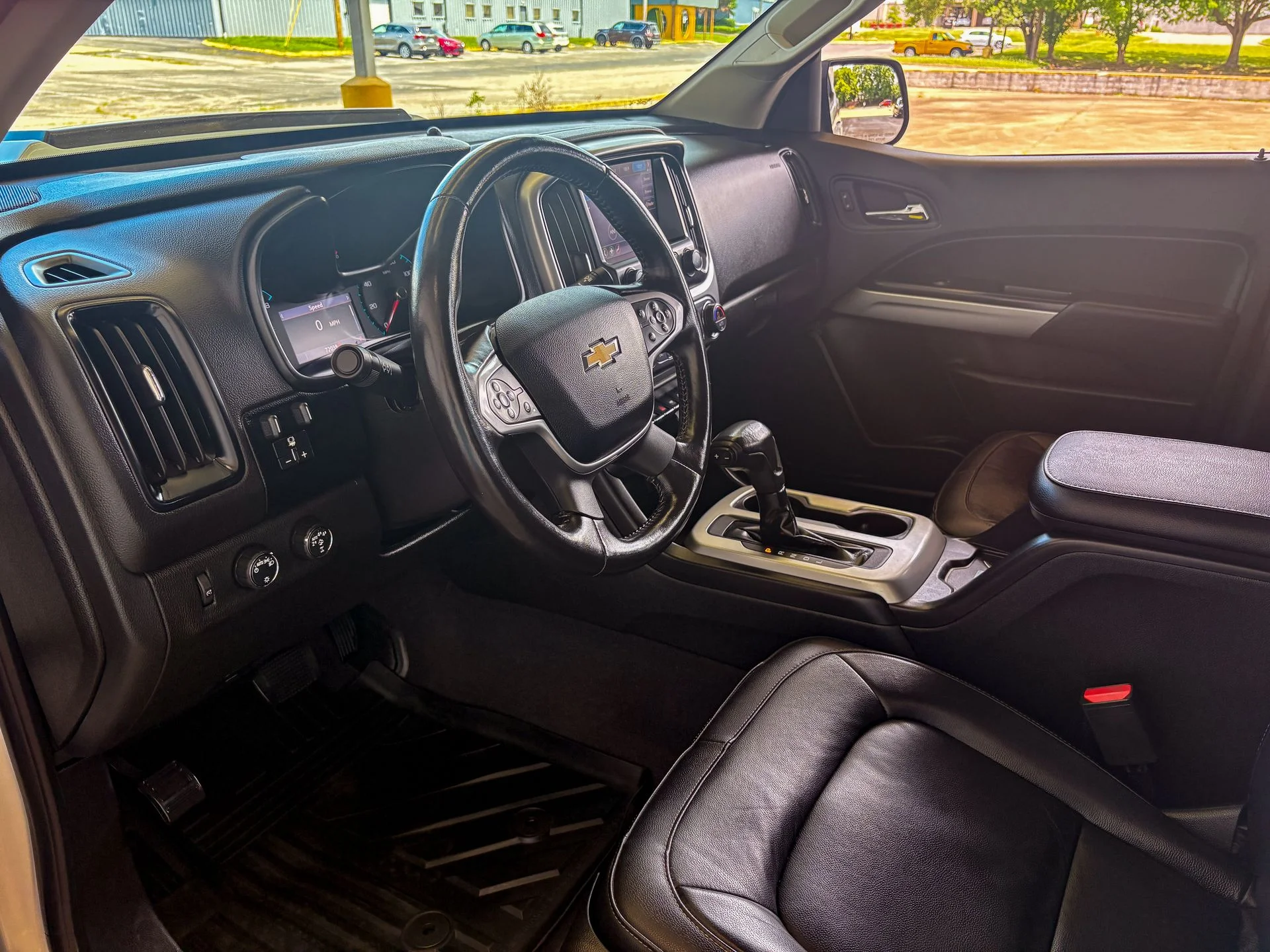 Used 2019 White Chevrolet ZR2 image 21