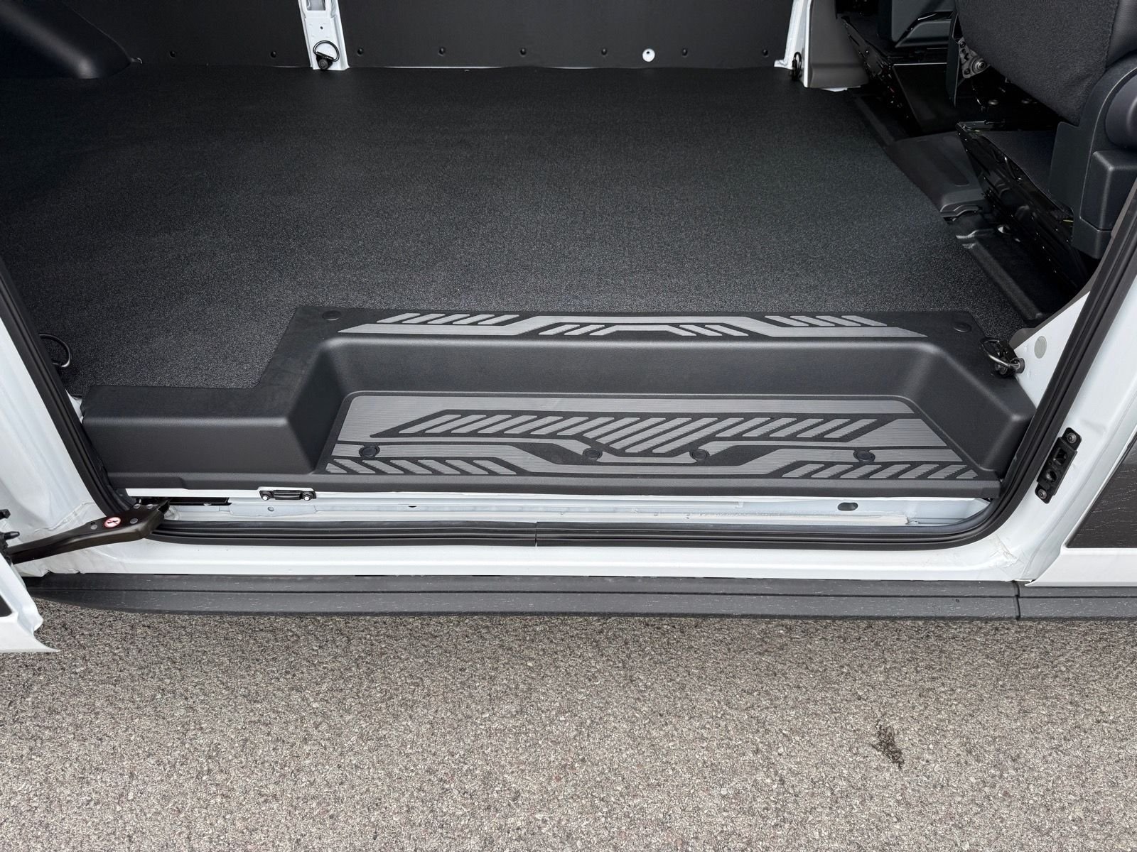 New 2026 Oxford White Ford Cargo Van image 33