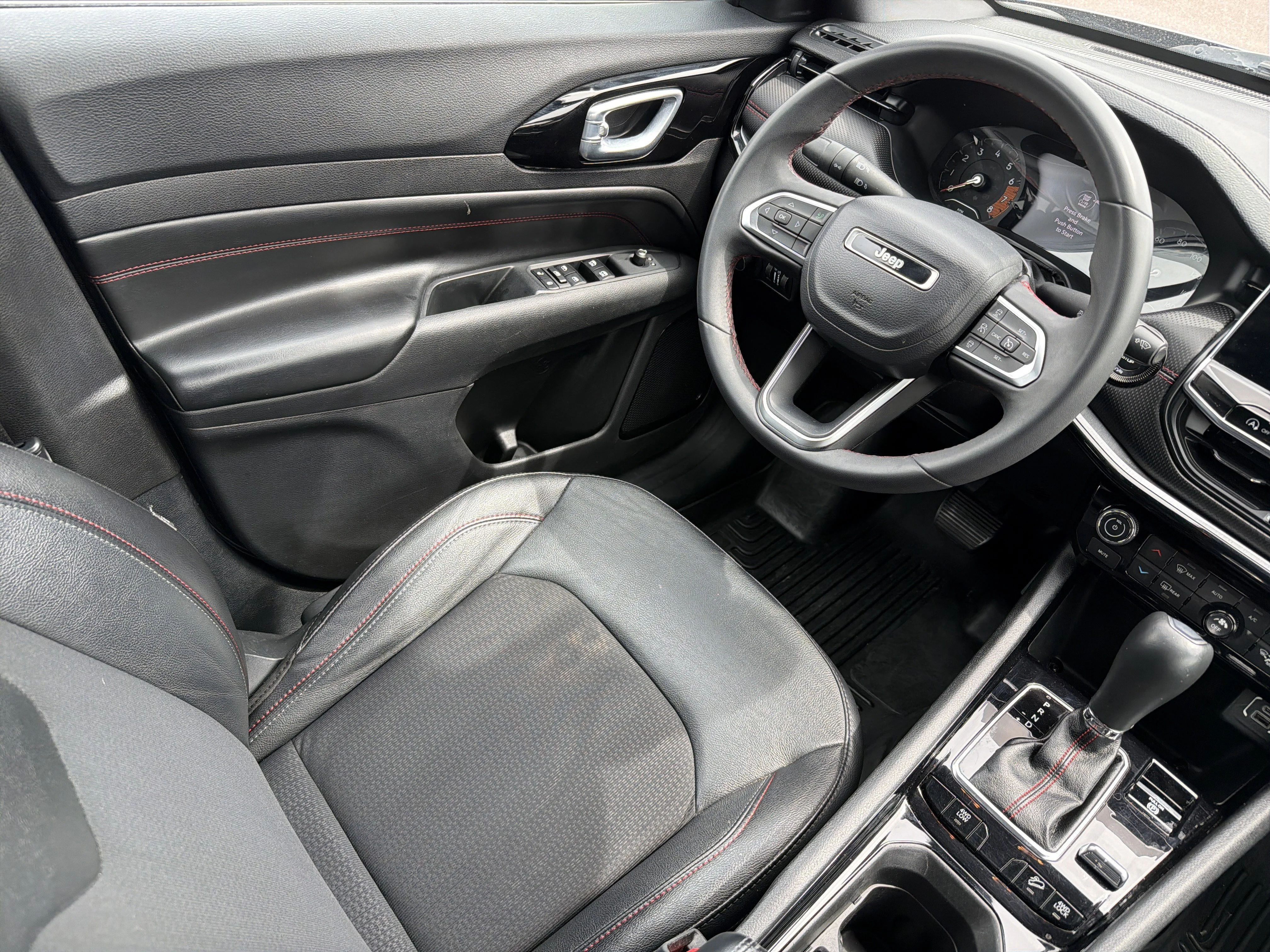 Used 2023 Billet Silver Metallic Clearcoat Jeep Trailhawk image 13