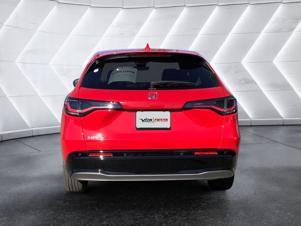 View vehicle photo 5