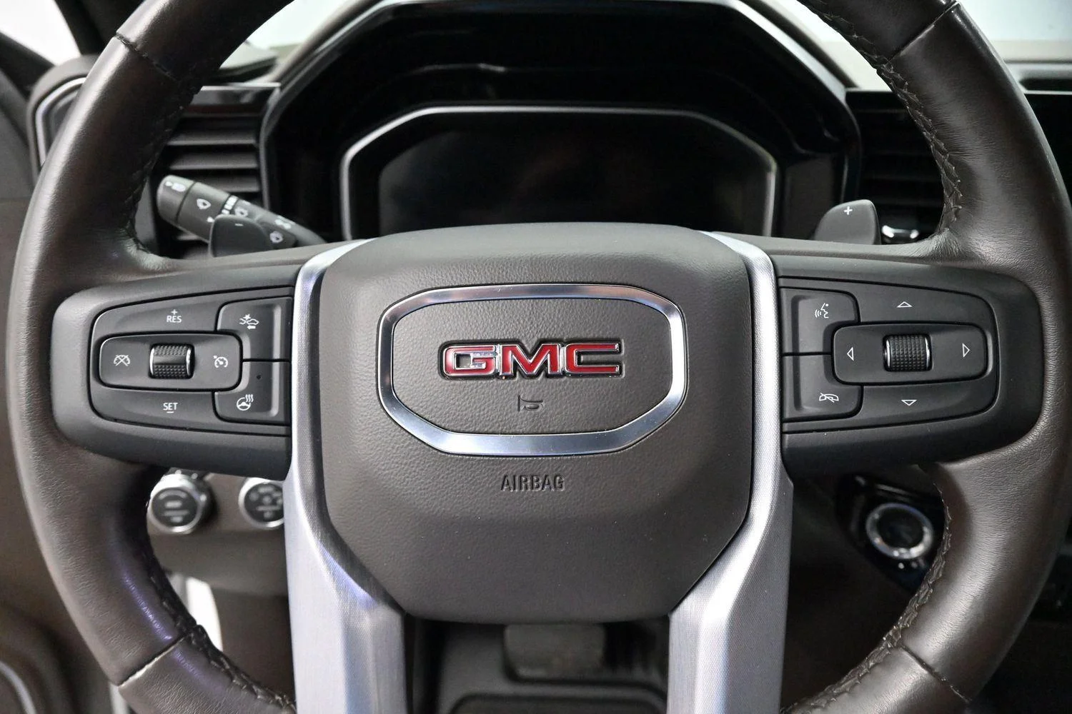Used 2023 Summit White GMC SLT image 18