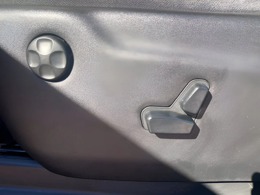 Used 2014  Jeep Limited image 10