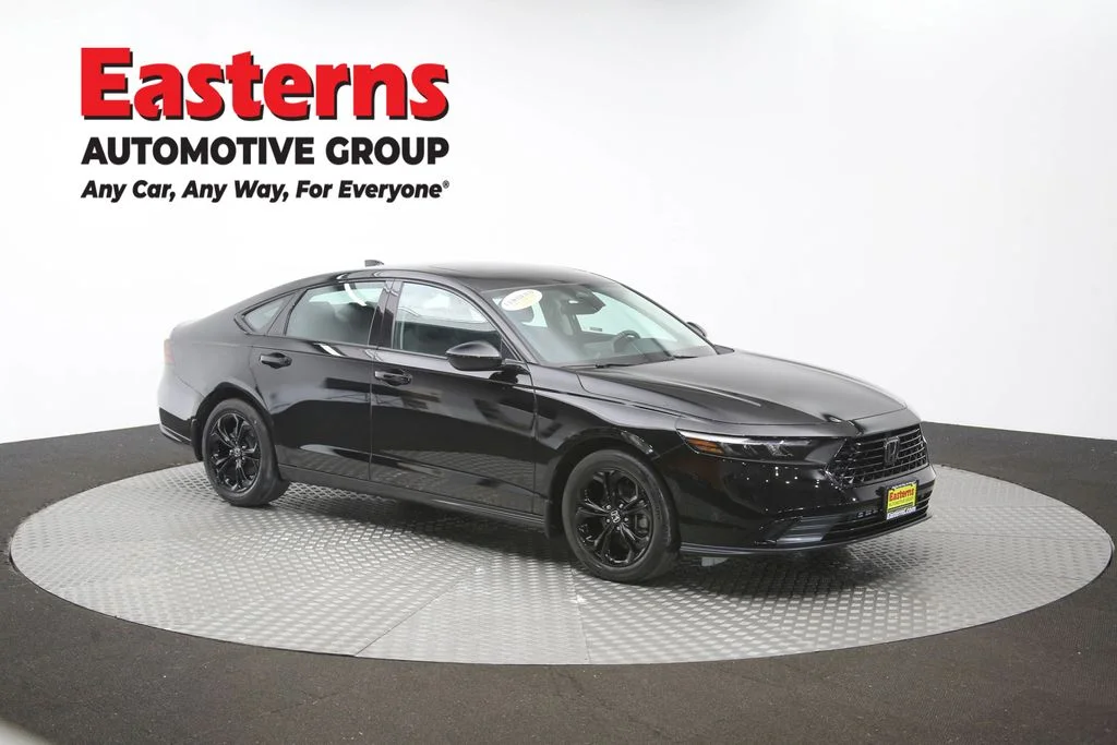 Used 2025 Black Honda SE image 48