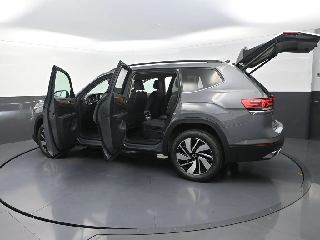 New 2026  Volkswagen SE w/Technology image 34