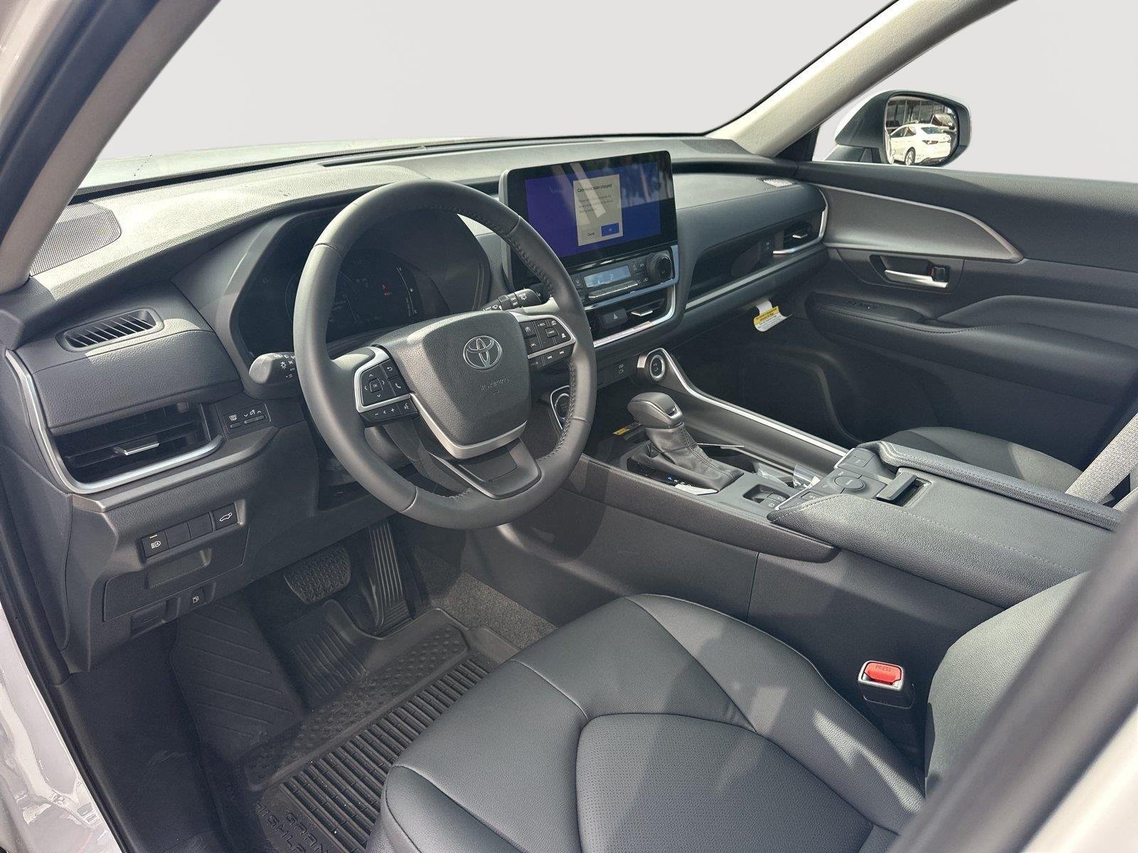New 2026 Wind Chill Pearl <sup>1</sup> Toyota  XLE image 9