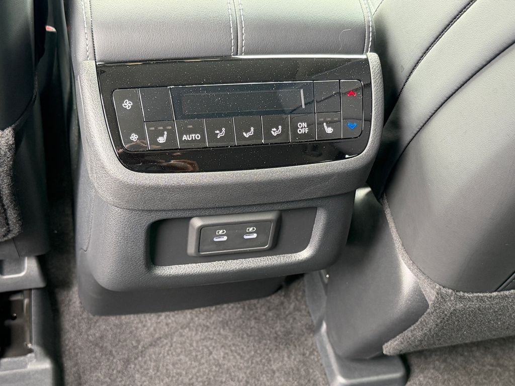 2027 INFINITI QX60 LUXE - Photo 16