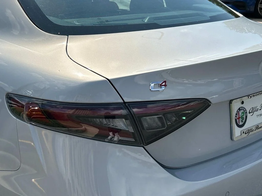 2025 Alfa Romeo Giulia Base - Photo 12