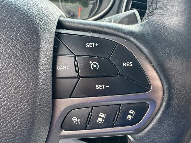 Used 2019 Velvet Jeep Limited image 13