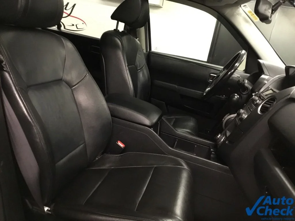 Used 2013 Silver Honda EX-L image 33
