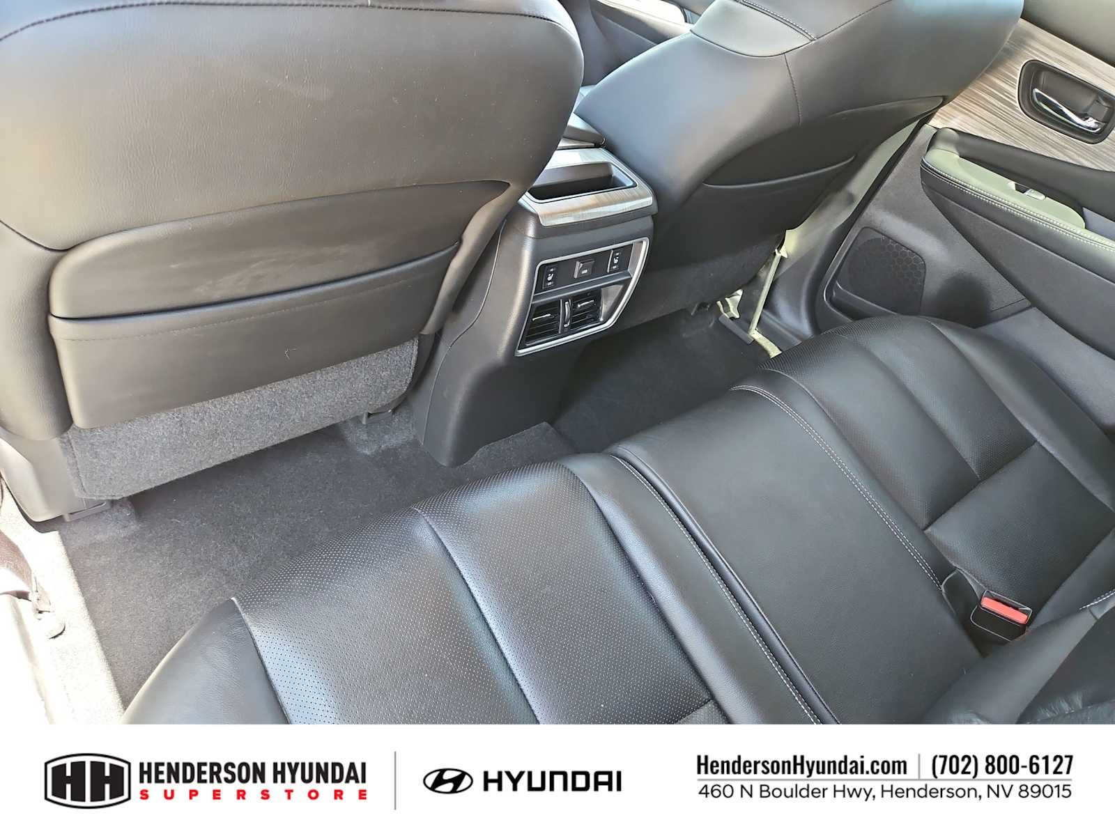 Used 2015 Brilliant Silver Metallic Nissan Platinum image 19
