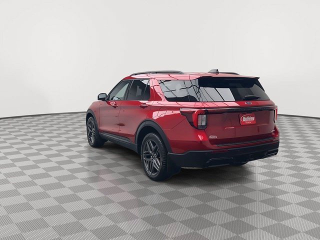 Used 2025 Rapid Red Metallic Tinted Clearcoat Ford ST-Line image 41