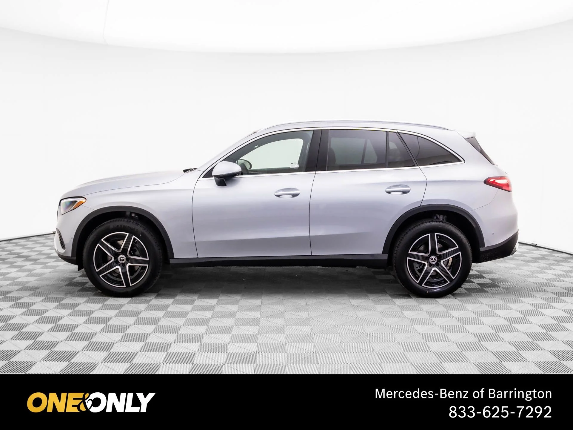 New 2026 Silver Mercedes-Benz GLC 300 image 2