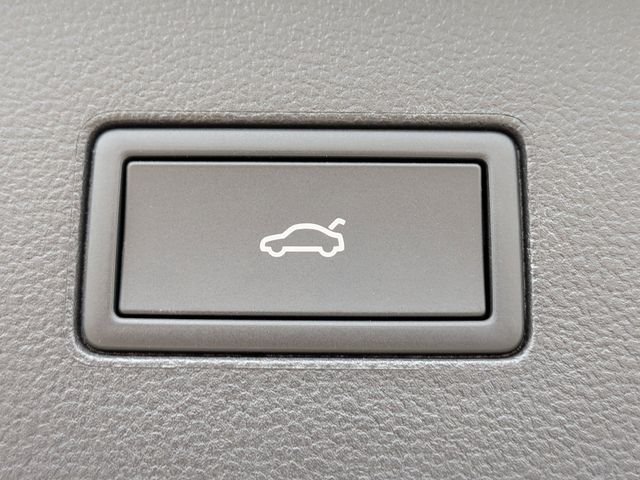New 2026 Black Volkswagen 2.0T SE w/Technology image 14