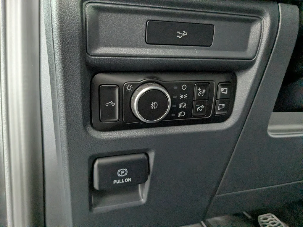 New 2026 Carbonized Gray Metallic Ford XLT Roush RT6 image 32